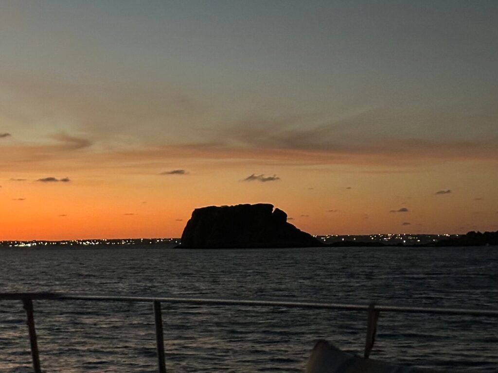 Coucher de soleil sur l'îlet, vu du pont de Zéphyr — Saint-Martin